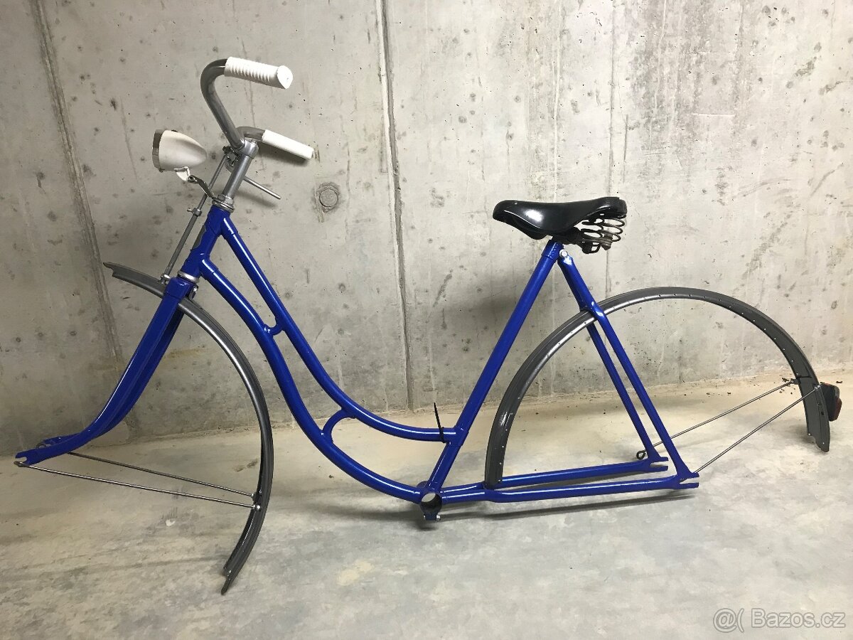 Retro kola