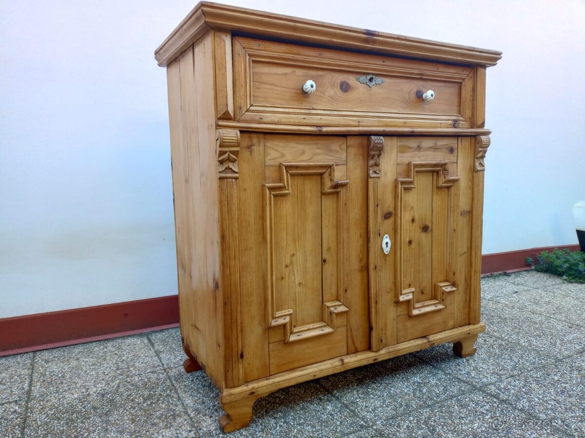 Komoda, starožitný nábytek