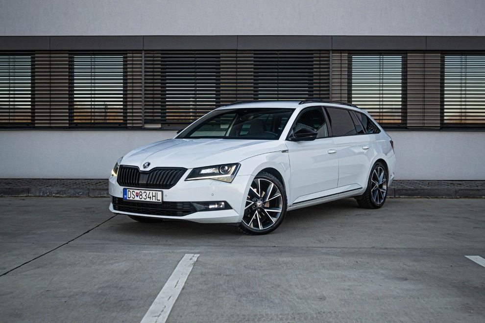 Škoda Superb Combi 2.0 TDi 4x4 Sportline DSG