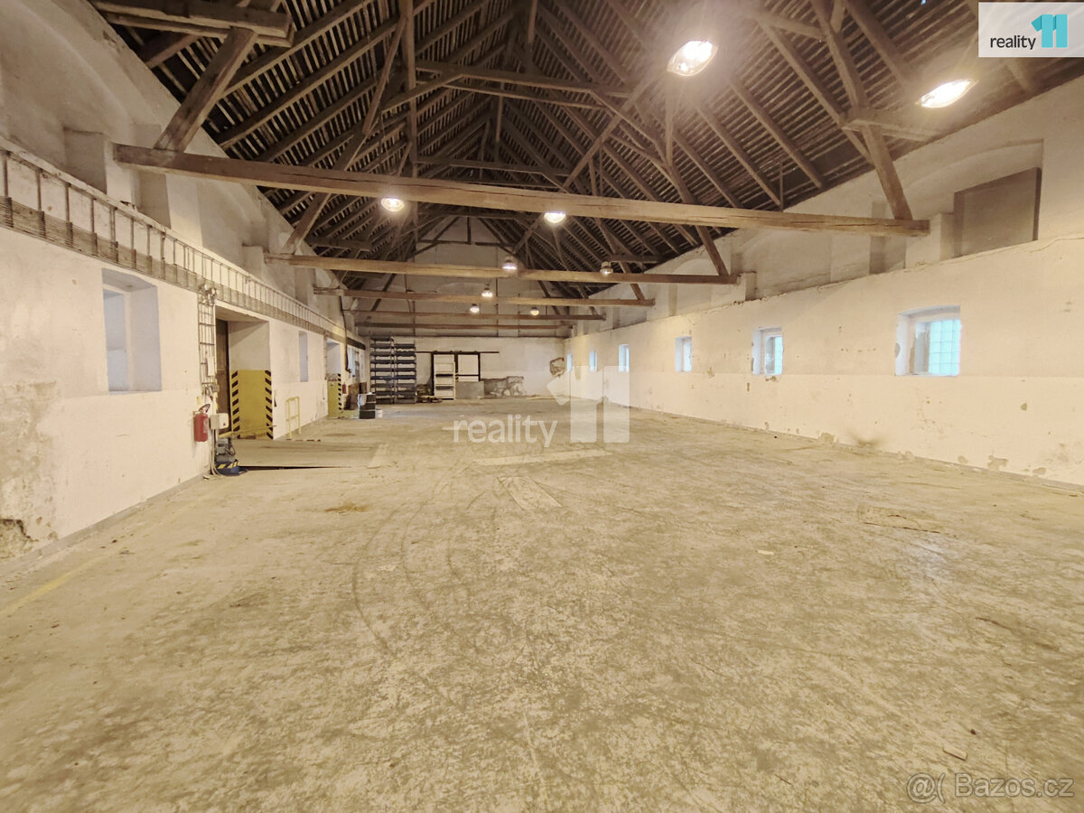 Pronájem skladu A 410 m2, Červeněves
