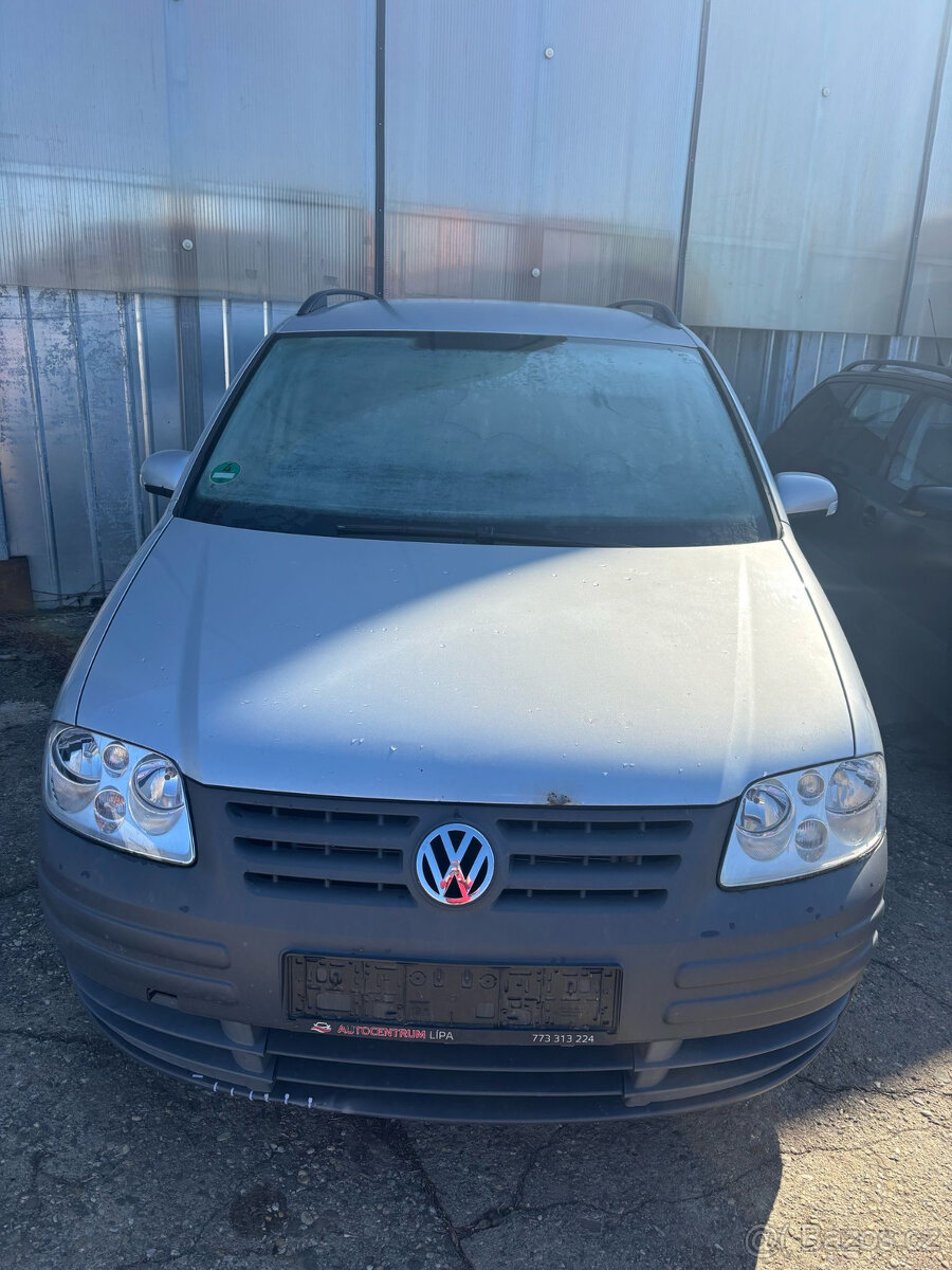 VW Touran - na díly
