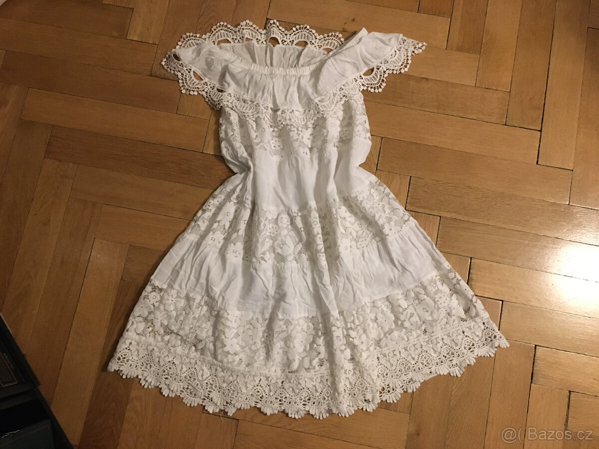 Dámské krajkové šaty Butik