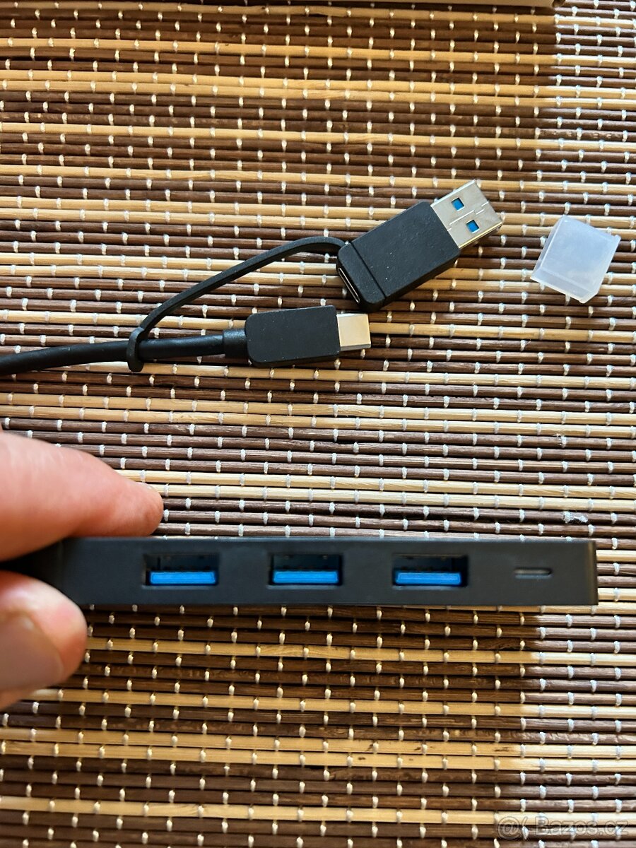 4 x USB 3.0 hub