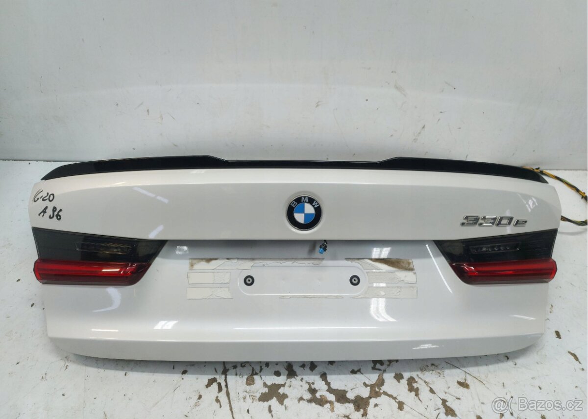 BMW G20 330e KOMPLETNÍ ZADNÍ VIKO