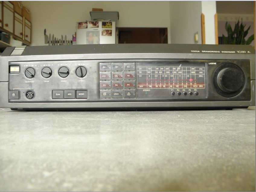 Gramoradio Tesla DOMINANT 1039A