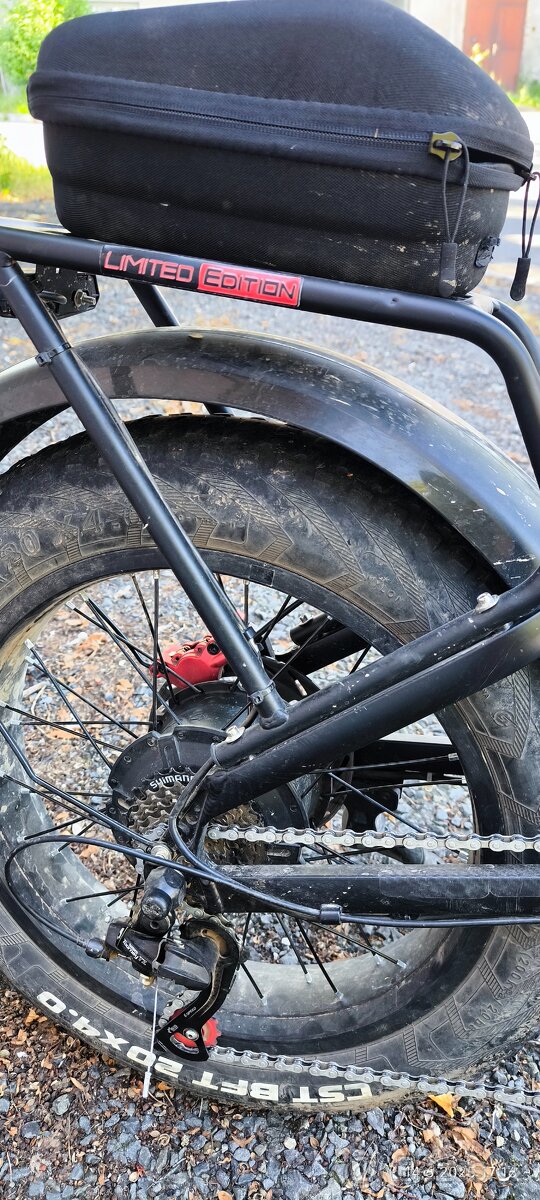 Skládací elektrokolo moped