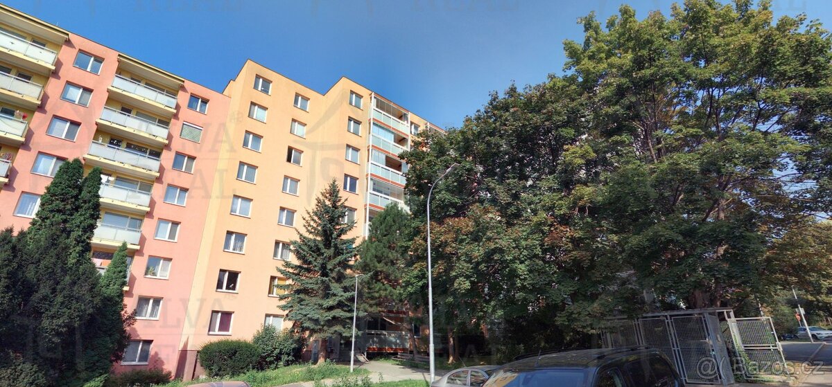 Dlouhodobý pronájem prostorného vybaveného bytu 3+1 CP 68...