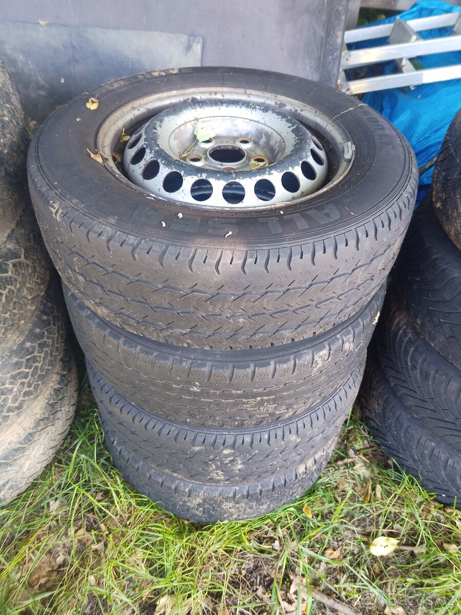 4ks 16" originální zátěžové disky VW T5 T5.1 215/65 R16C