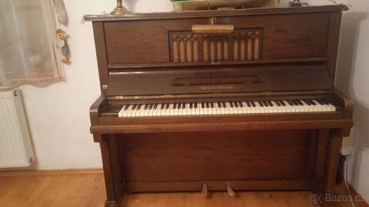 piano August Forster