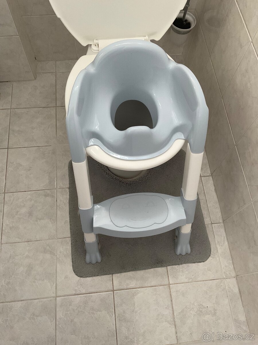 Schůdky pro děti na WC