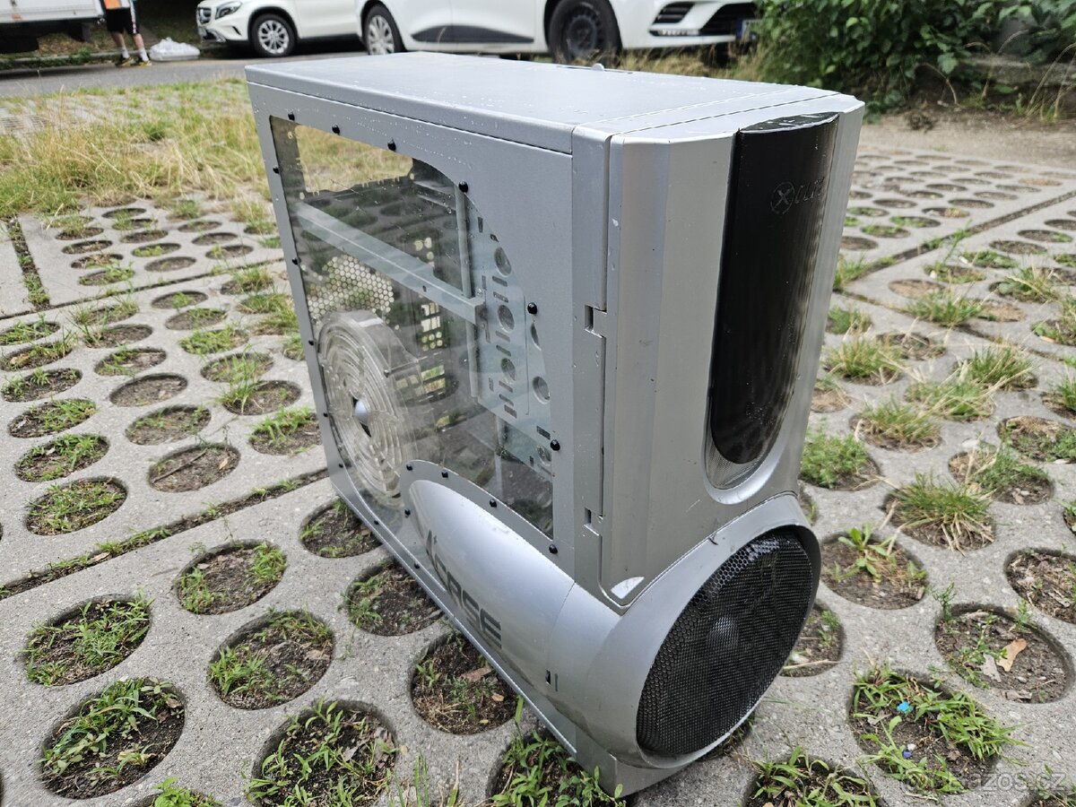 Brutální retro PC case. Xclio A380