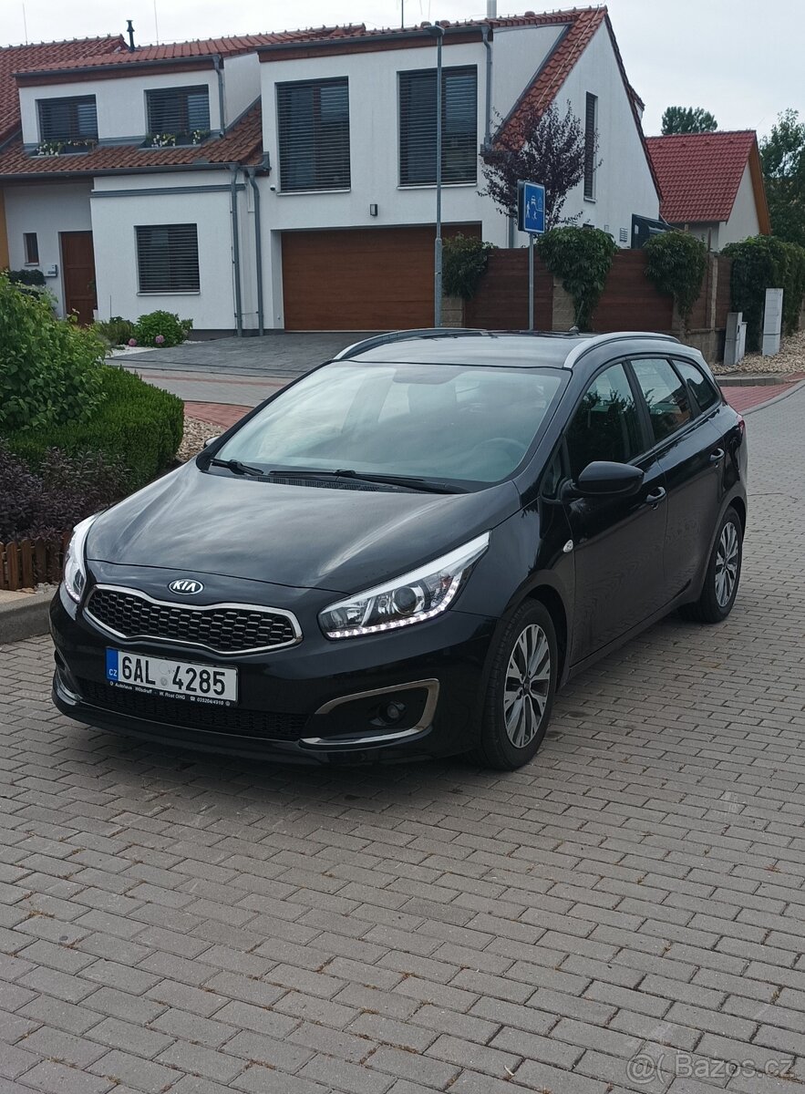 Kia Ceed SW 1.6 CRDi 100kw, koupeno v ČR, servis KIA