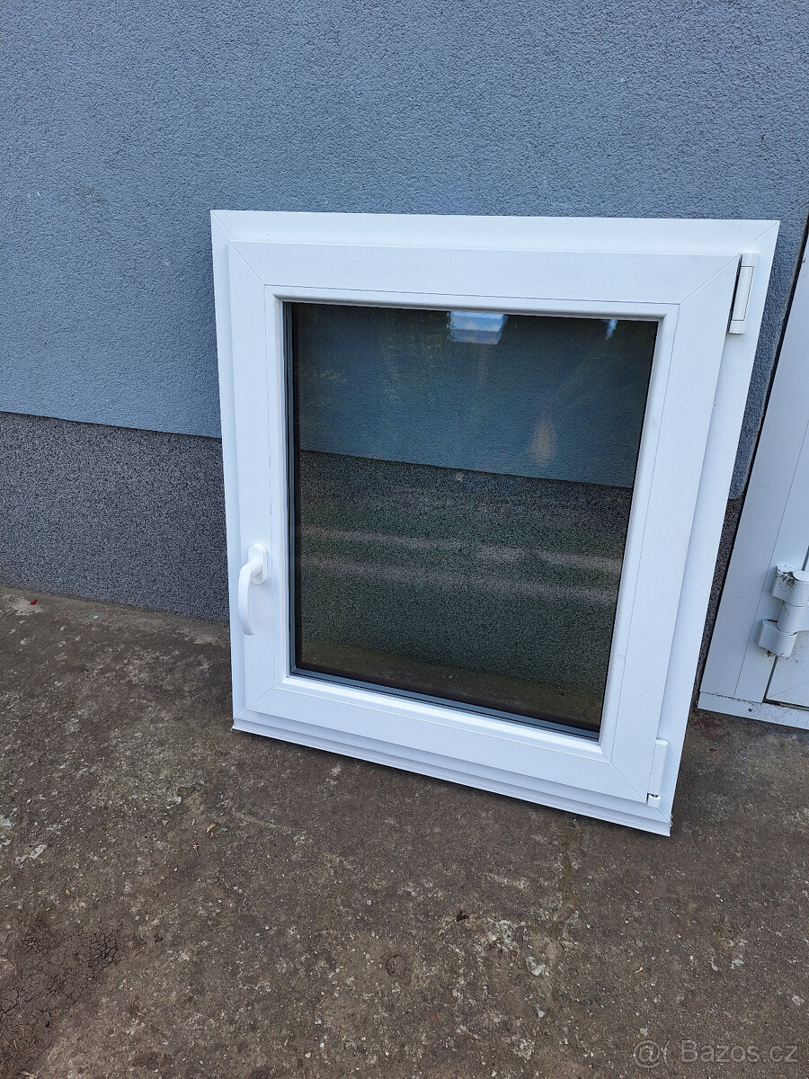 Prodám nové plastové okno 715x720