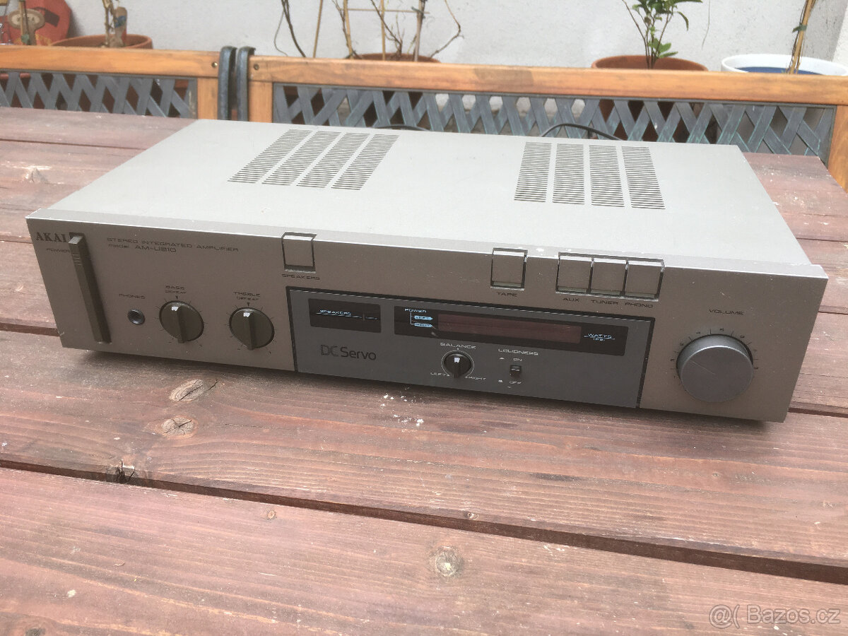 Zesilovač Akai AM-U 210