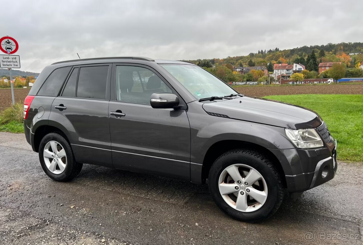 Suzuki Grand Vitara 2.4i benzín 124kw