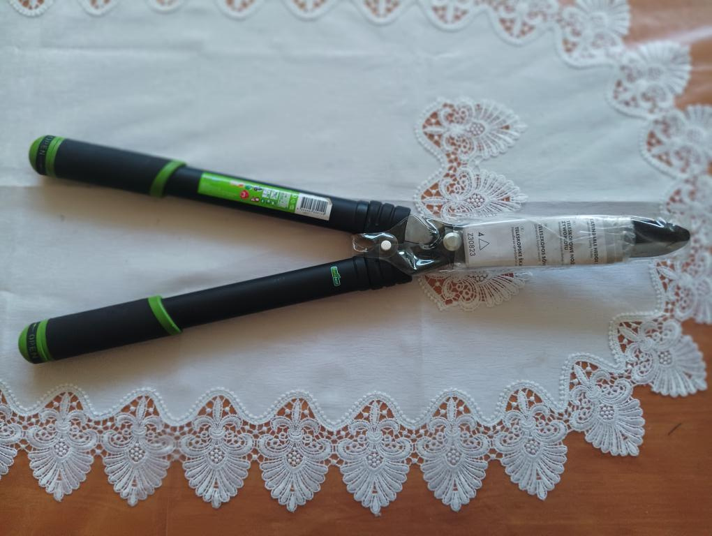 Teleskopické ruční nůžky na větve z Lidlu-délka 64 až 81 cm