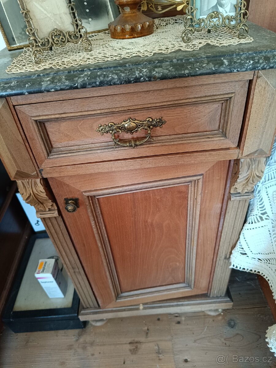 Starožitné skříňky