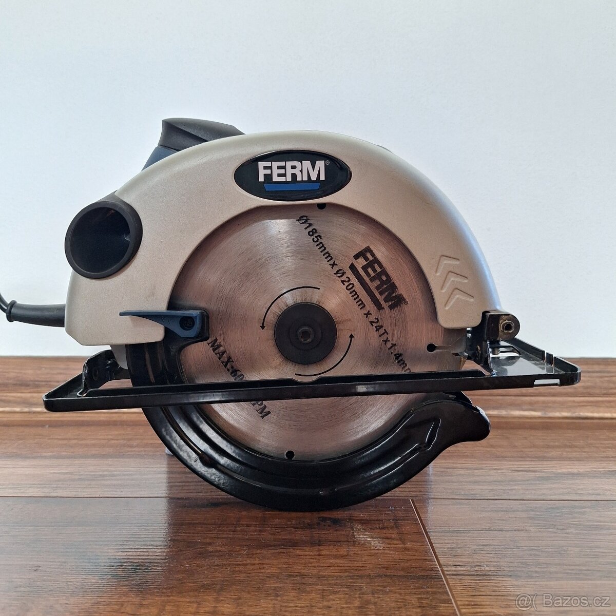 Okružní Pila FERM CSM1037