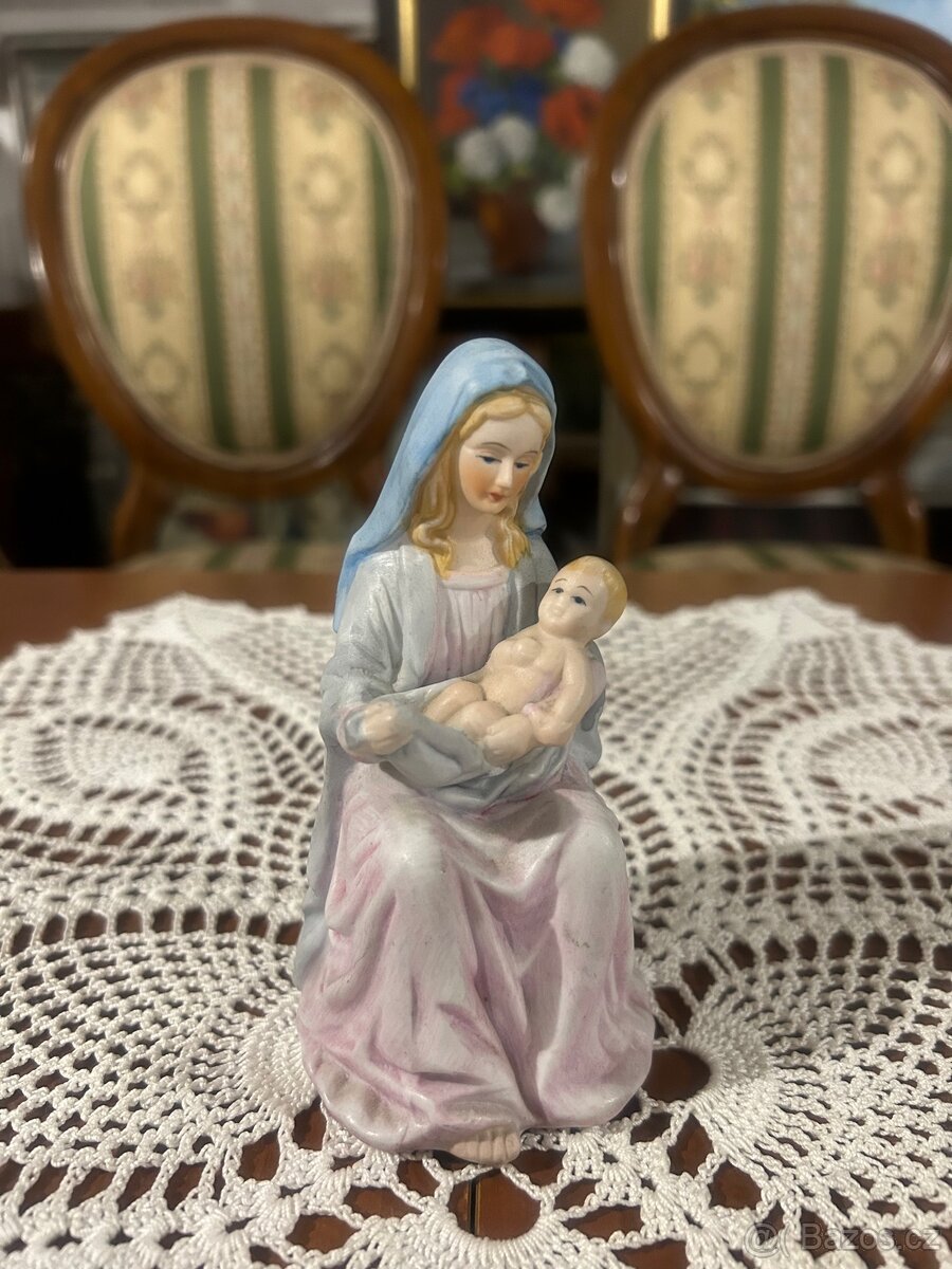 Porcelánová soška Panny Marie s Ježíškem (14 cm)