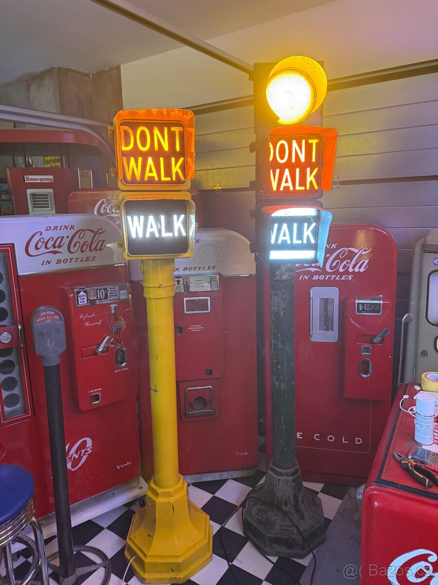 Semafor USA oroginál vč. sloupu (ZELENÝ)