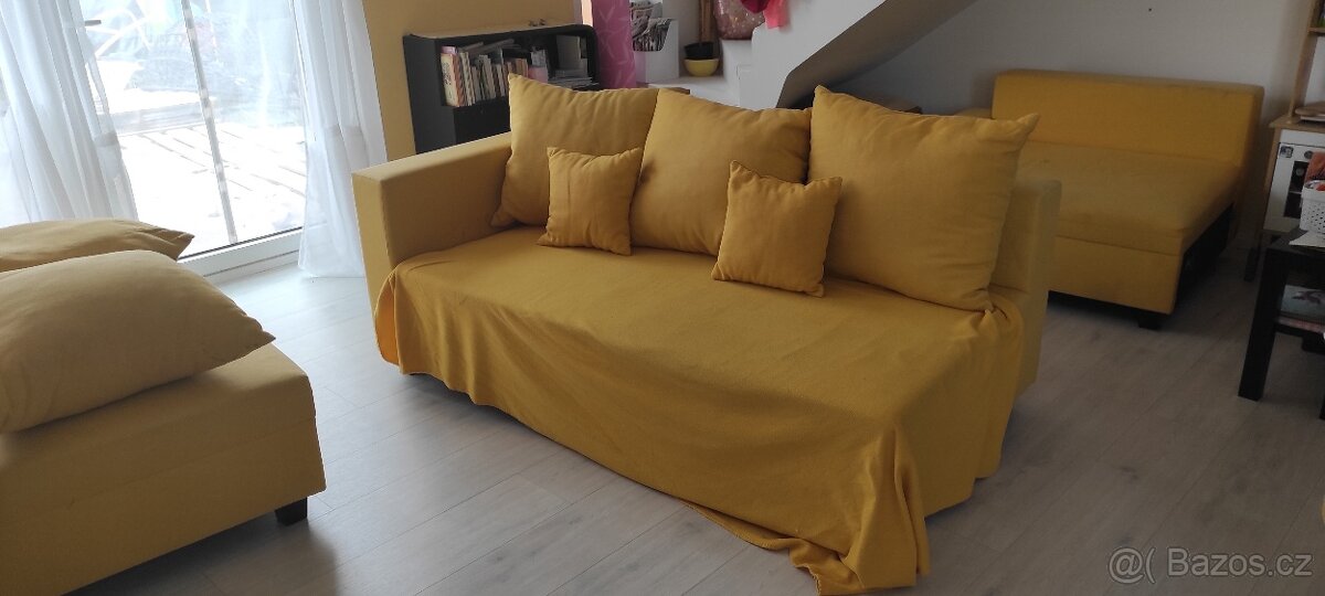(PRODÁN) Gauč vhodný i ke spaní - flekatý, jinak v pořádku