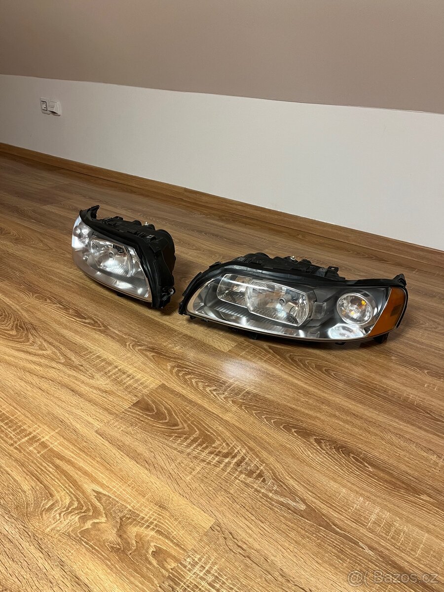 Volvo světlomety pravý 30784250 levý 30784248