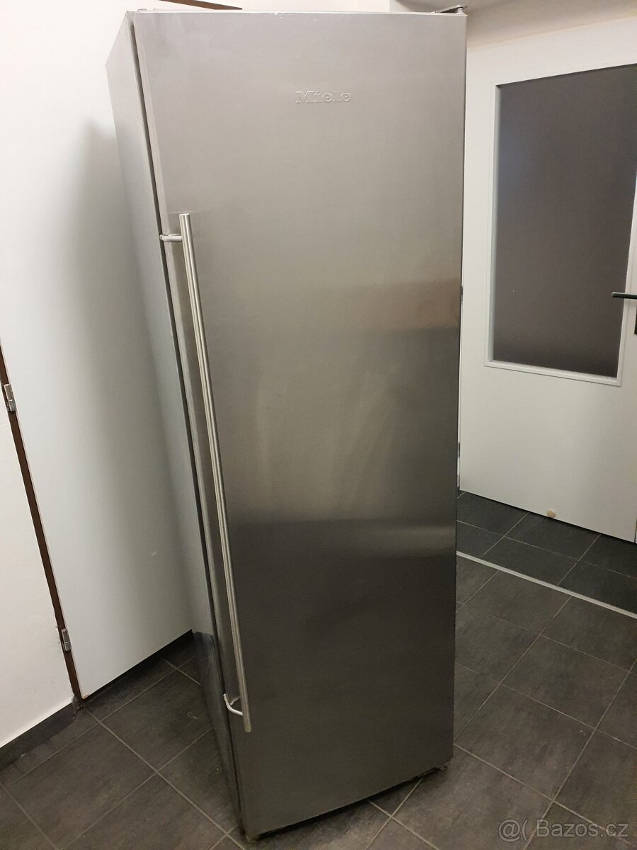 MIELE monoklimatická lednice NEREZ 413 ltr DOVOZ