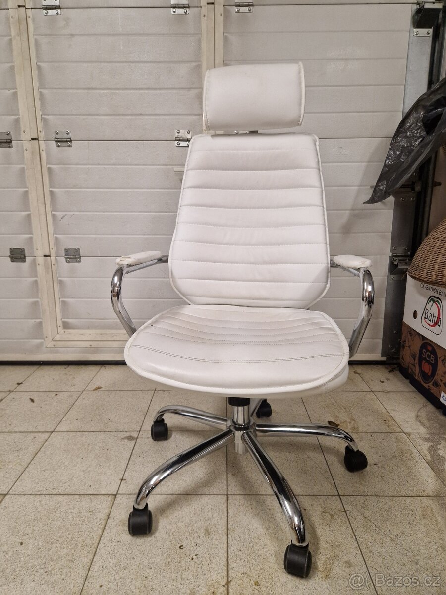 Kancelářské křeslo