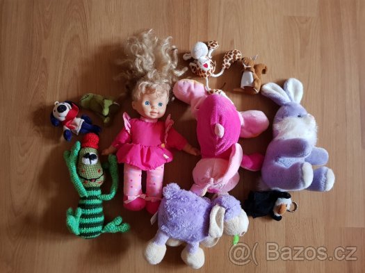 Sada plyšáků včetně panenek