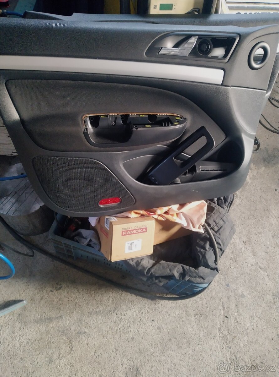 Octavia 2 tapecirunk