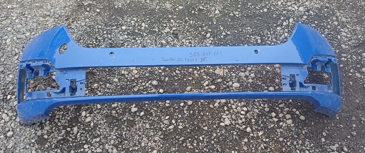 Přední nárazník Škoda Octavia IV