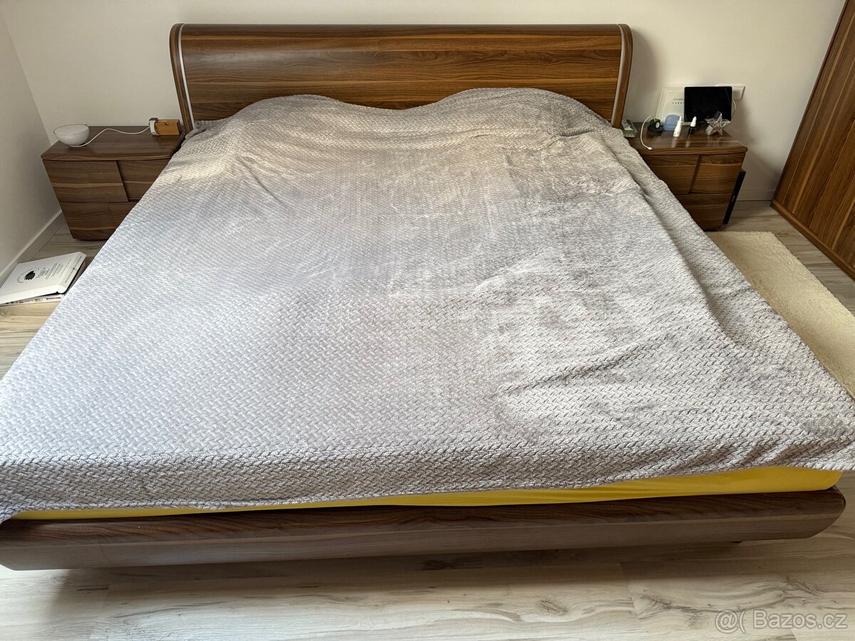 Manźelska postel 200 na 200