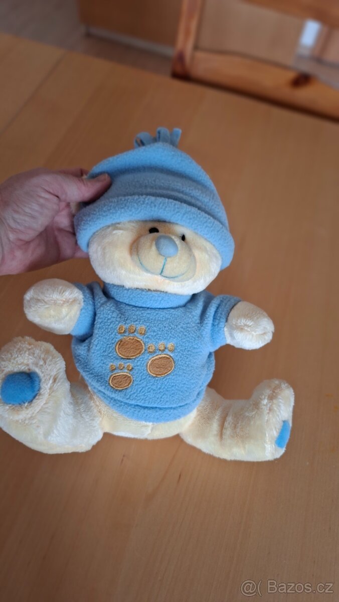 Medvídek s čepicí a tričkem 25 cm