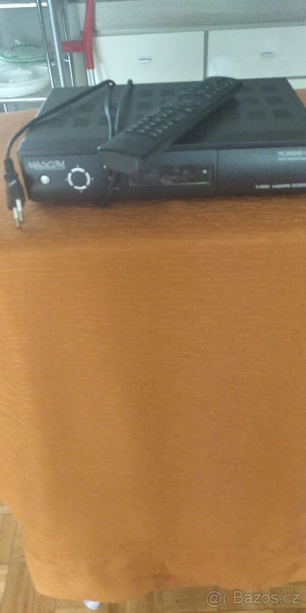 SATELITNÍ PŘIJÍMAČ MASCOM MC 2000