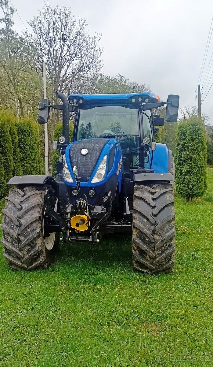 New Holland t7
