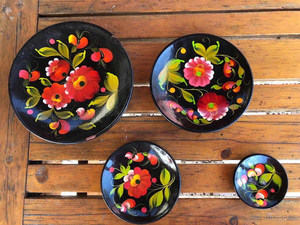 Ručně malované dřevěné talíře