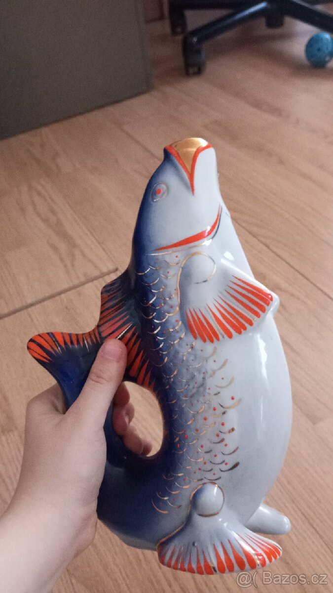 Obřì ryba váza