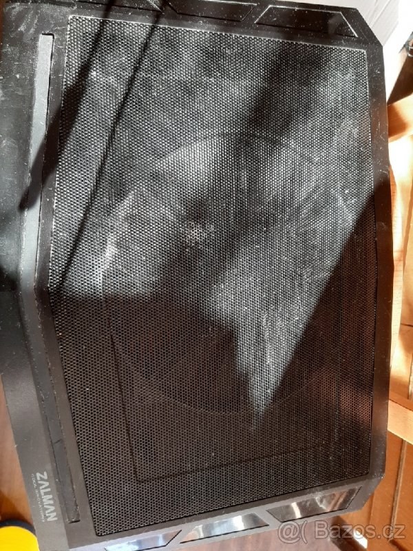 elektrický větrák pod notebook