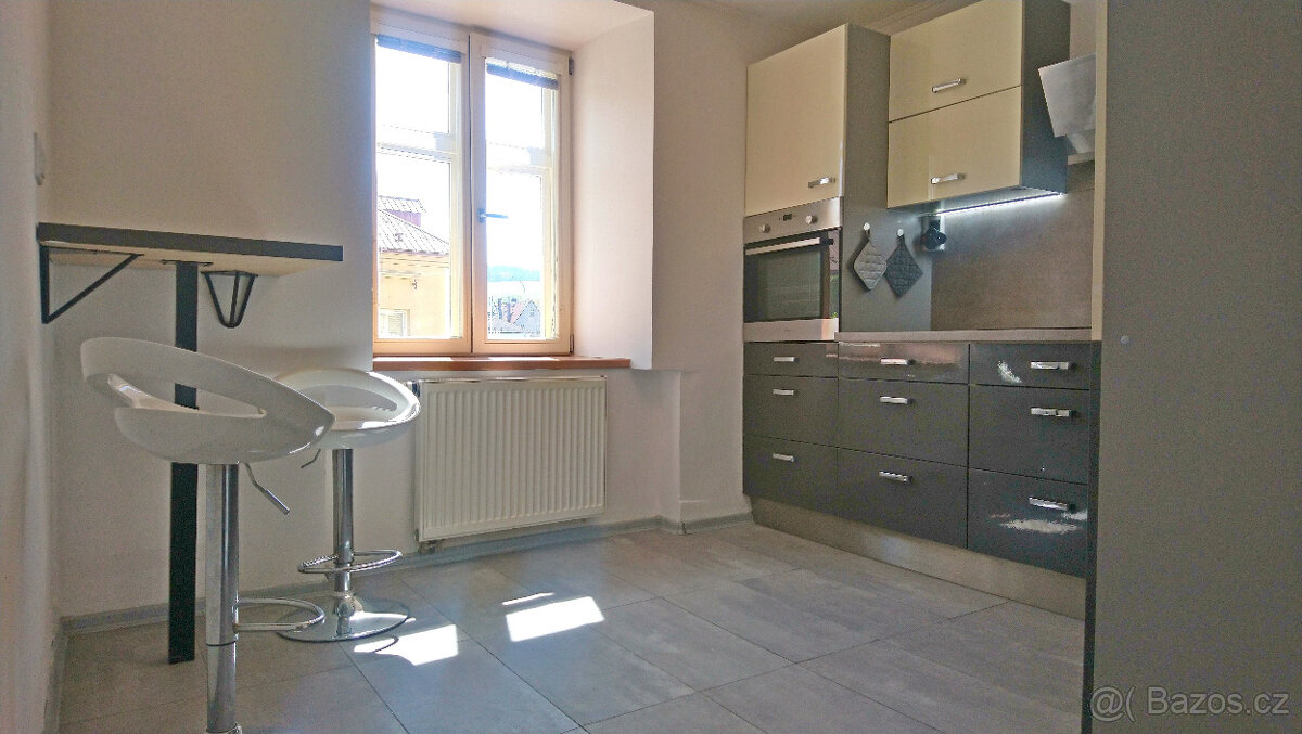 Pronájem 3+1, 67m2 (zahr., sklep) (Chrastava - Školní)