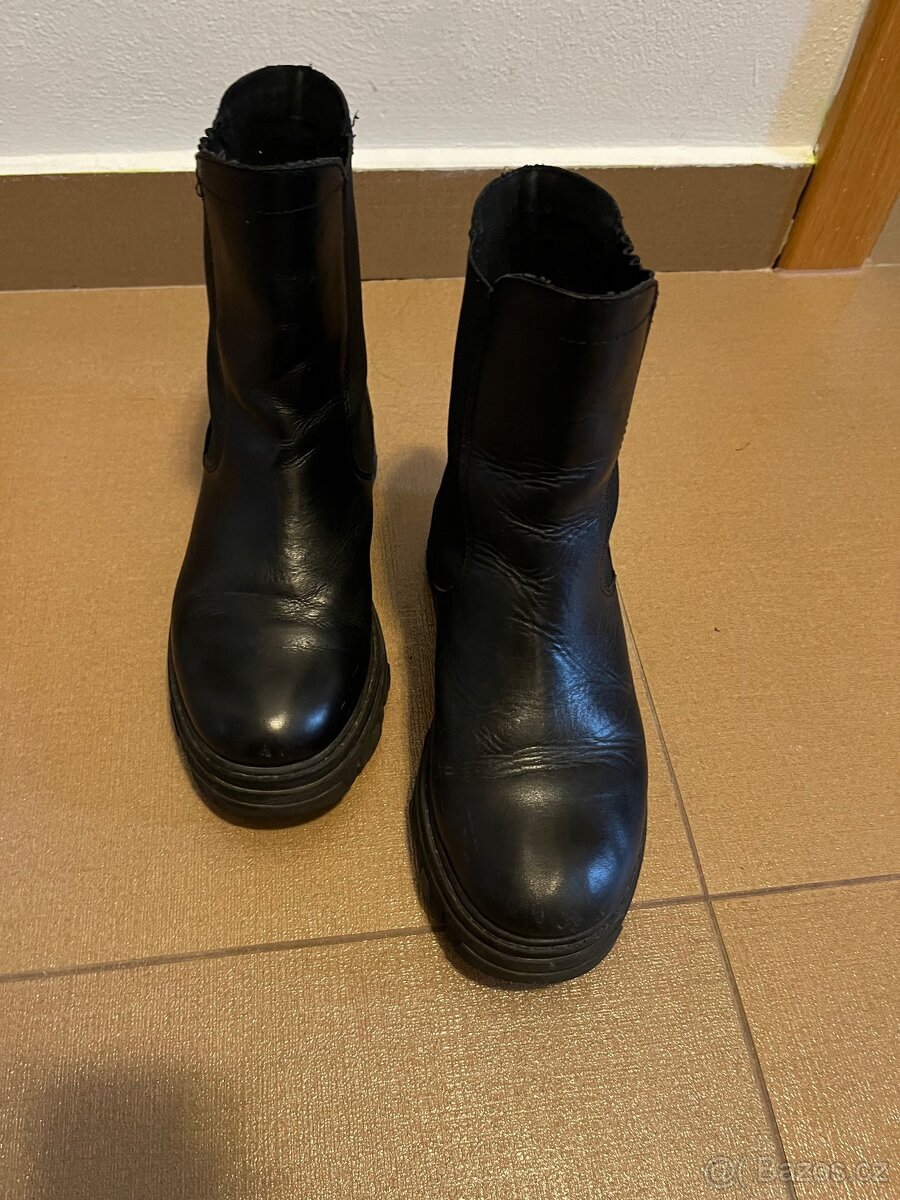 Kvalitní boty značky Marco Tozzi vel.38