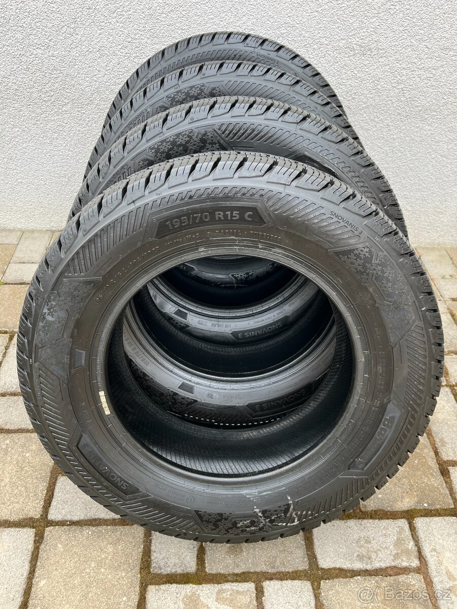 Prodám 4x zimní pneu Barum Snovanis3 195/70 R15 C, 90% vzor