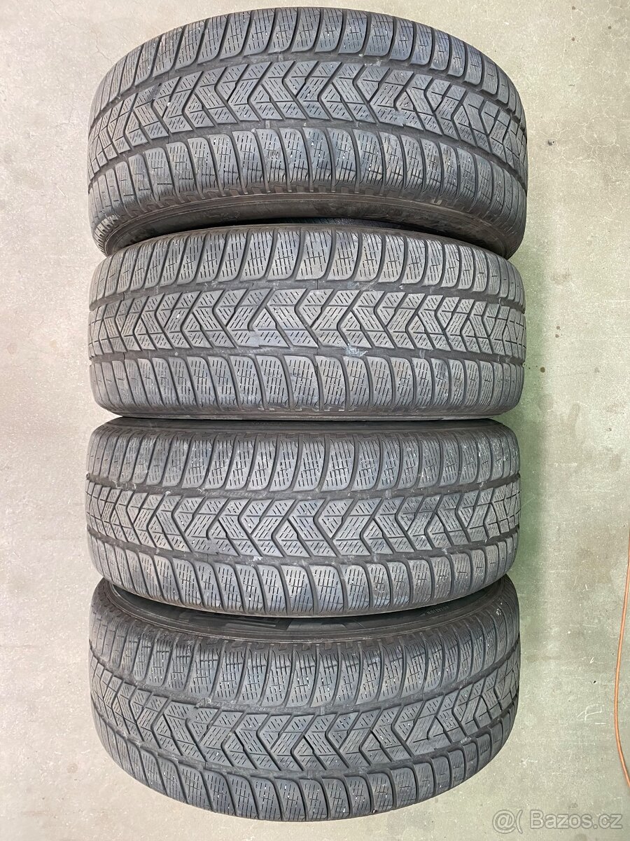 235/60/18 Pirelli zimní