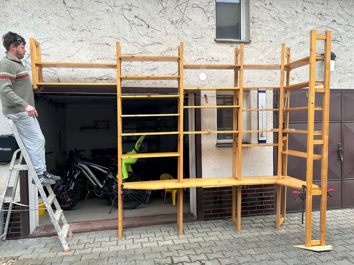 Knihovna, regály, úložný prostor, police dřevěné lakované