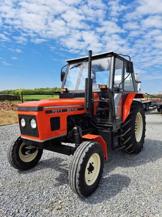 Zetor 7011