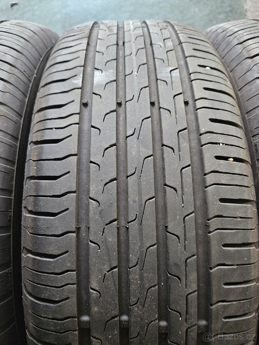 Letní pneu 215/60R17 Continental - zánovní