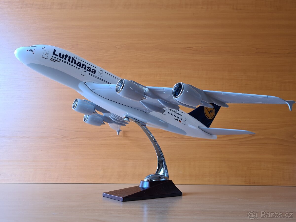 Airbus A380 LUFTHANSA velký model