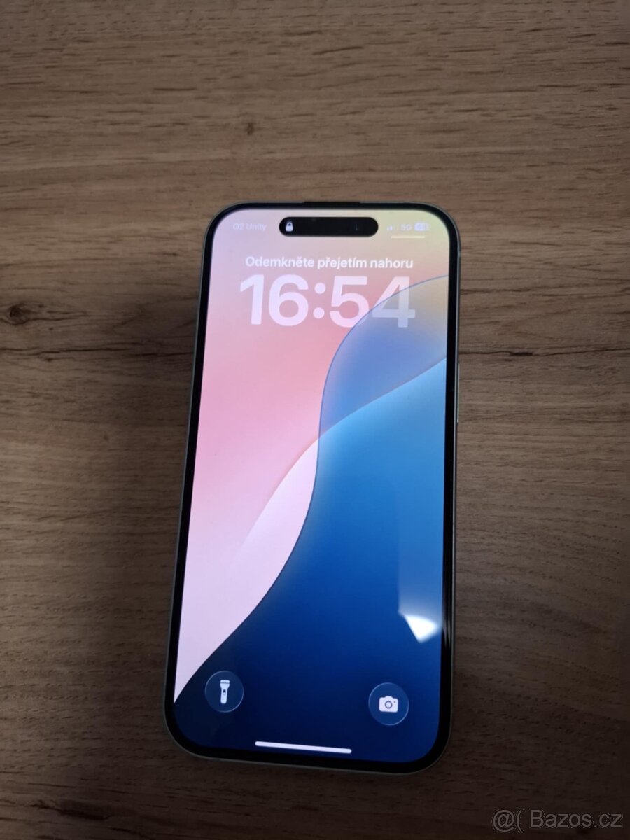 Apple iPhone 15, 128GB zelená