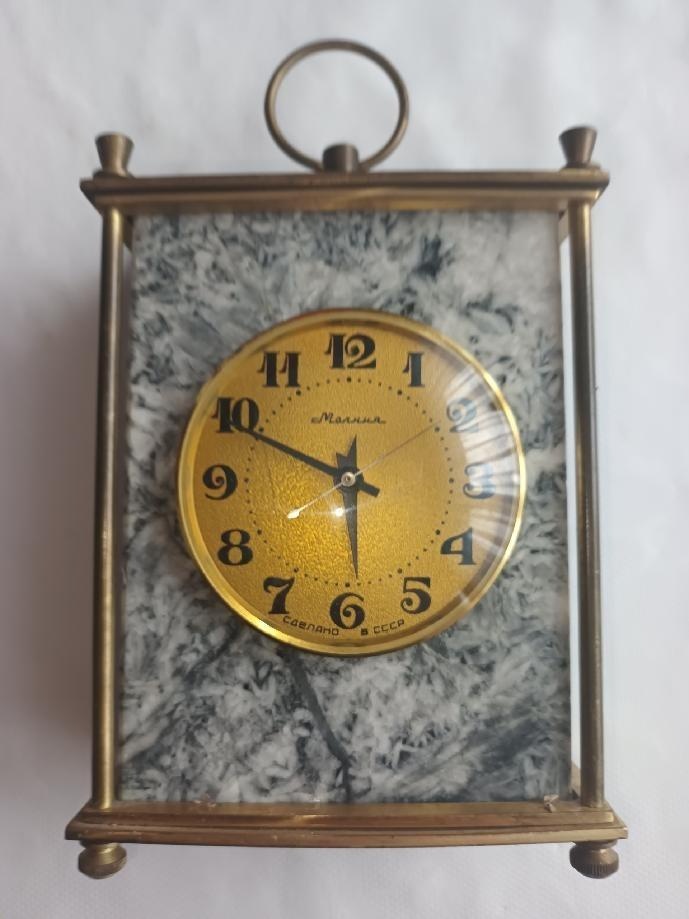 RETRO STOLNÍ HODINY CCCP