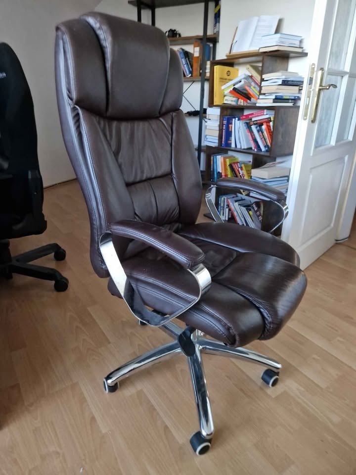 Kancelářské křeslo Foster kožené, tmavě hnědé