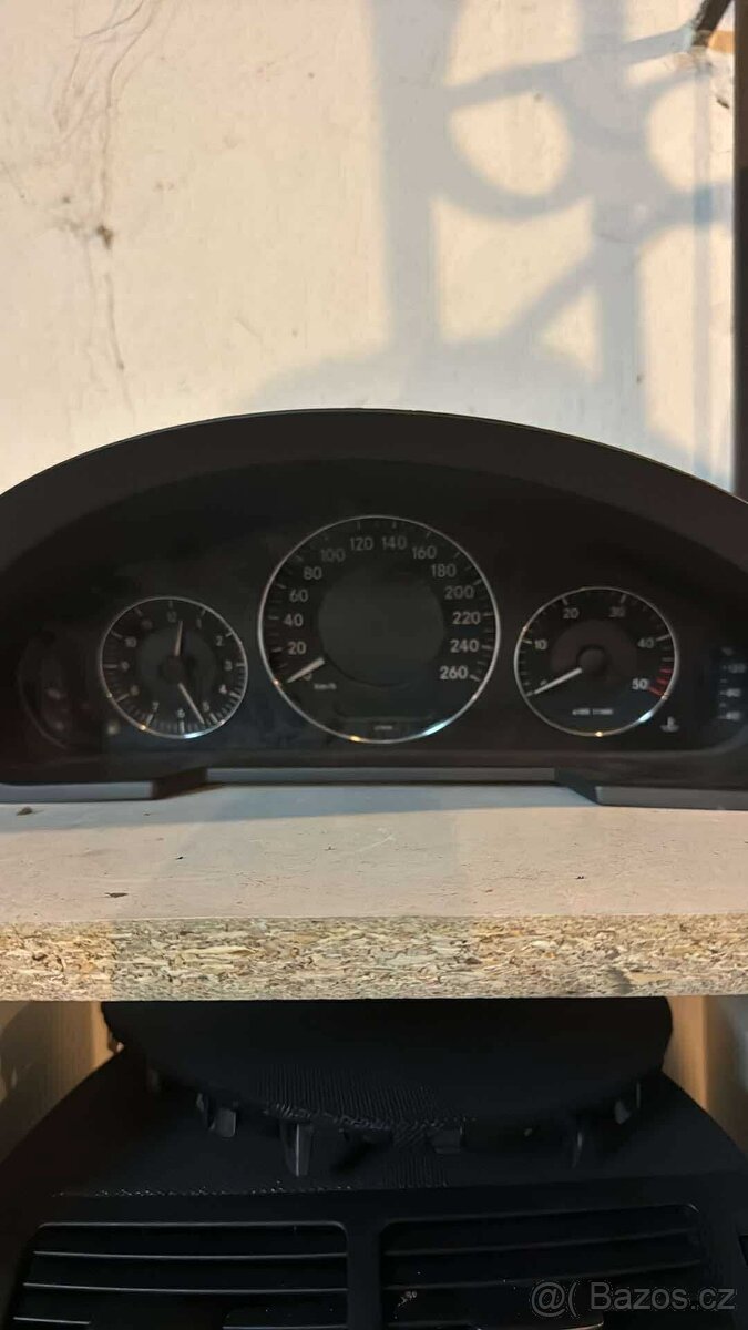 Přístrojová deska (budíky) Mercedes-Benz W211/W209/W219